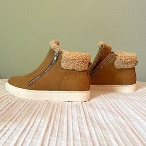 DV FAUX FUR LINED BOOTS